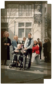 Robert HUPKA with Myriam COURANT, Daniel COURANT and the Doctor Frances RENDA, during his last stay in Lourdes